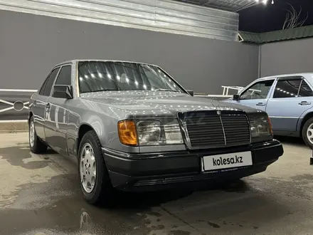 Mercedes-Benz E 220 1993 года за 2 650 000 тг. в Шымкент – фото 16