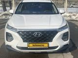 Hyundai Santa Fe 2019 года за 13 000 000 тг. в Алматы