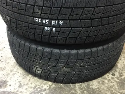 Резина зимняя 175/65 r14 Bridgestone 2-шт., из Японии за 24 000 тг. в Алматы