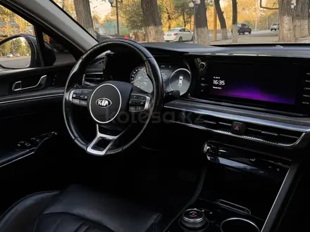 Kia K5 2021 года за 10 500 000 тг. в Алматы – фото 14
