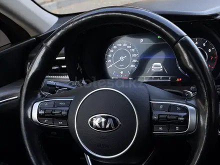 Kia K5 2021 года за 10 500 000 тг. в Алматы – фото 16