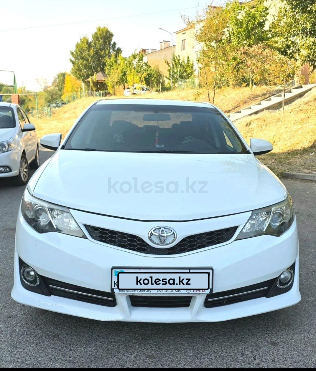 Toyota Camry 2013 г.