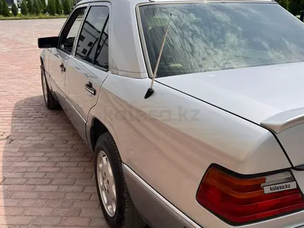 Mercedes-Benz E 230 1991 года за 2 500 000 тг. в Шымкент – фото 11