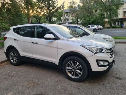 Hyundai Santa Fe 2014 года за 9 700 000 тг. в Алматы