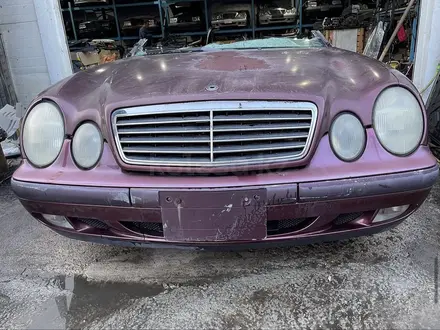 W208 CLK320 бампер за 100 000 тг. в Алматы