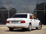 Mercedes-Benz E 200 1992 годаүшін1 250 000 тг. в Караганда – фото 4