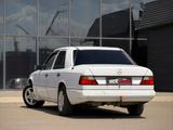 Mercedes-Benz E 200 1992 годаүшін1 250 000 тг. в Караганда – фото 5