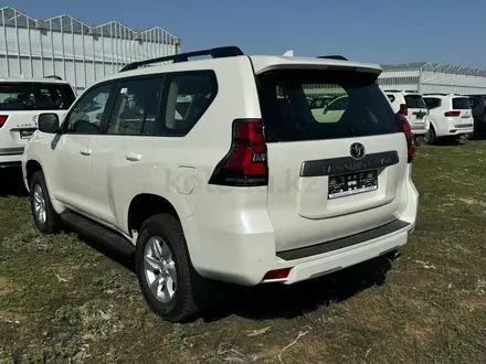 Toyota Land Cruiser Prado 2023 года за 27 200 000 тг. в Аксай – фото 3