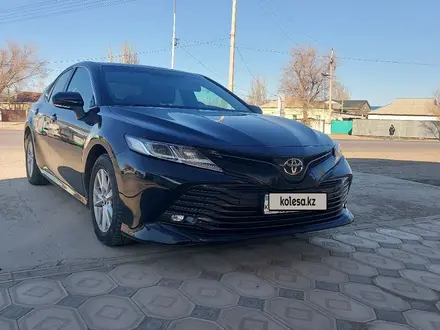 Toyota Camry 2018 года за 12 100 000 тг. в Кызылорда – фото 2