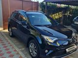 Toyota RAV4 2019 года за 15 400 000 тг. в Шымкент – фото 2