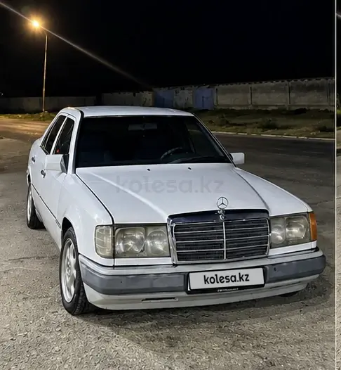 Mercedes-Benz E-Class, 1990