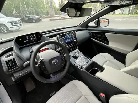 Toyota bZ4X 2023 года за 15 700 000 тг. в Алматы – фото 5