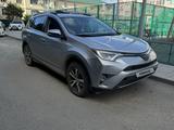 Toyota RAV4 2018 года за 9 000 000 тг. в Хромтау – фото 4