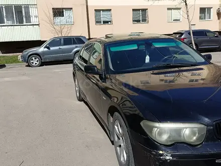 BMW 745 2002 года за 2 700 000 тг. в Алматы – фото 2