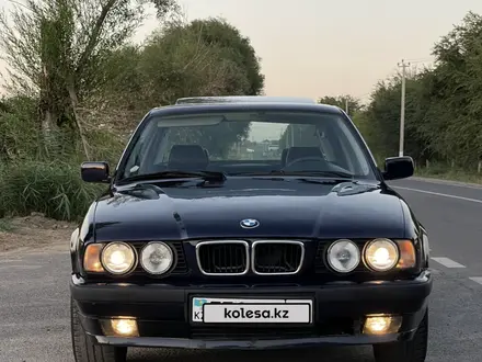 BMW 520 1994 года за 2 000 000 тг. в Караганда