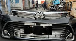 Передний бампер на Toyota Camry 55 (оригинал) за 250 000 тг. в Алматы – фото 2