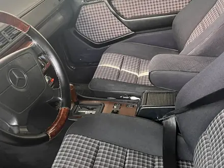 Mercedes-Benz E 220 1994 года за 2 600 000 тг. в Шымкент – фото 12