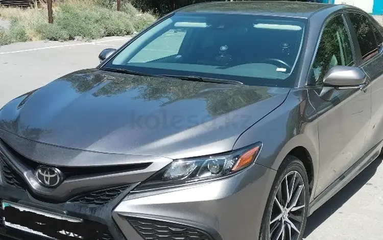 Toyota Camry 2022 года за 12 500 000 тг. в Шымкент