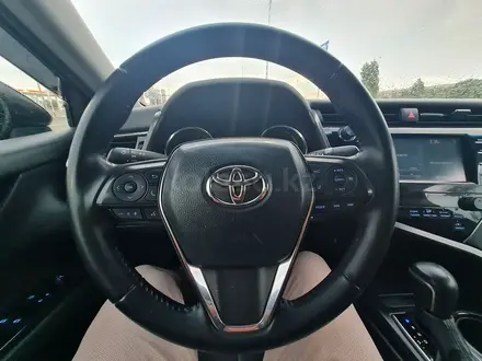 Toyota Camry 2018 года за 12 000 000 тг. в Уральск – фото 11