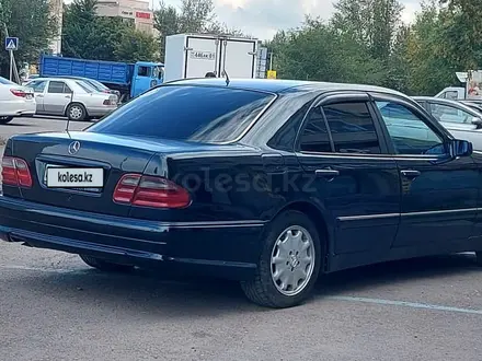 Mercedes-Benz E 230 1997 года за 2 850 000 тг. в Астана – фото 5