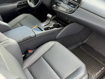 Lexus ES 250 2025 года за 27 000 000 тг. в Астана – фото 9