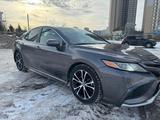 Toyota Camry 2020 года за 10 950 000 тг. в Астана – фото 3