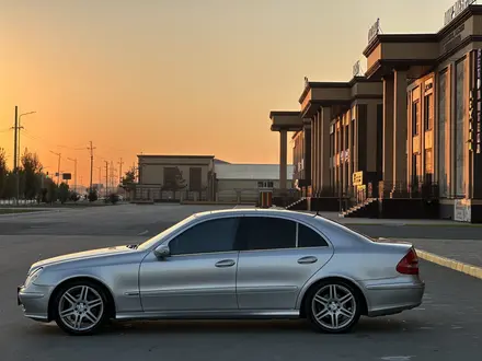 Mercedes-Benz E 320 2002 года за 6 000 000 тг. в Актобе – фото 5