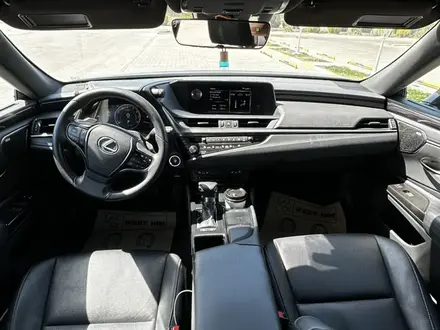 Lexus ES 300h 2019 года за 18 300 000 тг. в Актау – фото 7