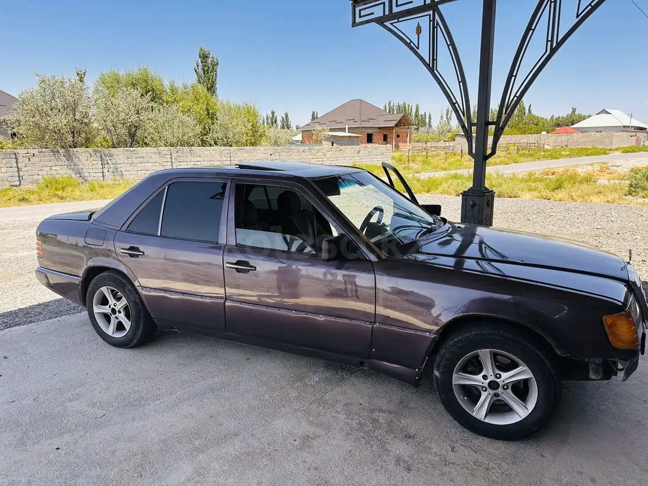 Mercedes-Benz E-Class, 1991