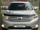 Toyota Highlander 2013 годаүшін13 300 000 тг. в Алматы