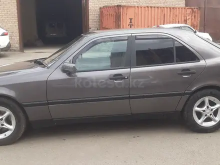 Mercedes-Benz C 180 1994 годаүшін2 100 000 тг. в Петропавловск – фото 4