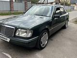 Mercedes-Benz E 200 1995 года за 2 650 000 тг. в Алматы – фото 3