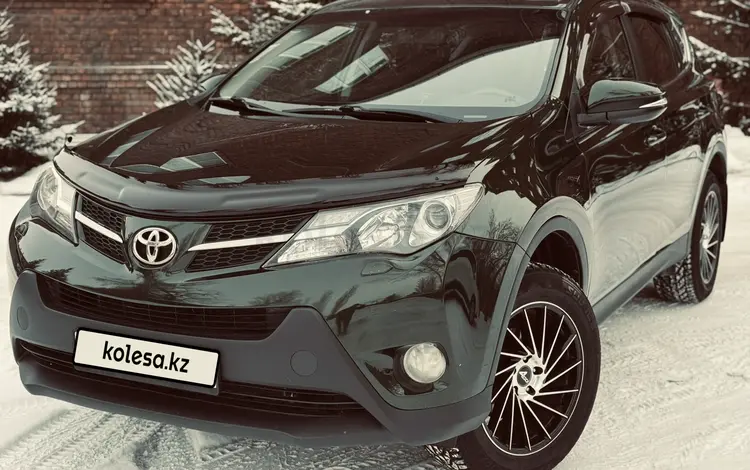 Toyota RAV4 2015 годаfor9 300 000 тг. в Астана