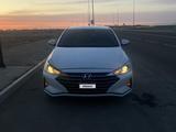 Hyundai Elantra 2020 года за 6 600 000 тг. в Актау – фото 2