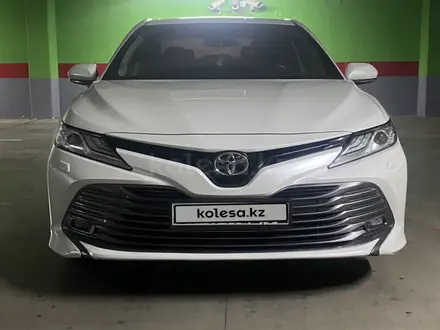 Toyota Camry 2018 года за 17 777 777 тг. в Алматы – фото 3