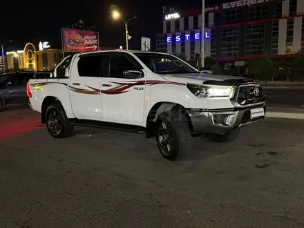 Toyota Hilux 2022 года за 18 500 000 тг. в Актау
