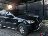 Mercedes-Benz ML 320 1998 годаfor3 600 000 тг. в Есик