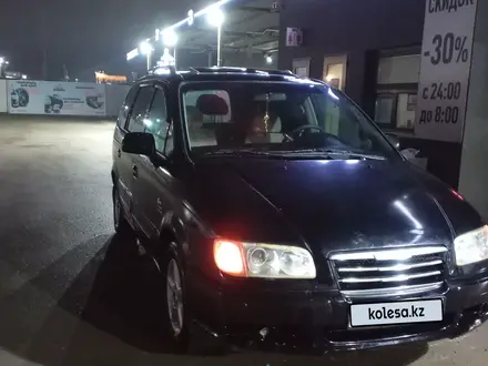 Hyundai Trajet 2006 года за 3 500 000 тг. в Актау – фото 2