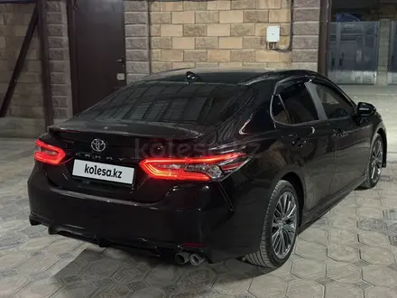 Toyota Camry 2019 года за 10 800 000 тг. в Тараз – фото 4