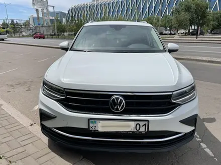 Volkswagen Tiguan 2021 года за 16 000 000 тг. в Астана – фото 2