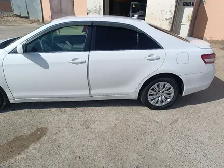 Toyota Camry 2011 года за 5 900 000 тг. в Кульсары – фото 9