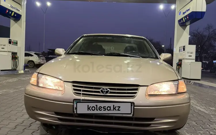 Toyota Camry 1998 годаүшін3 000 000 тг. в Алматы