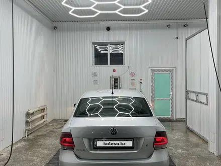 Volkswagen Polo 2011 года за 4 150 000 тг. в Актобе – фото 10