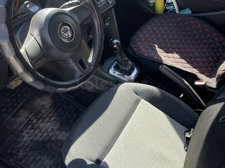 Volkswagen Polo 2011 года за 4 150 000 тг. в Актобе – фото 2