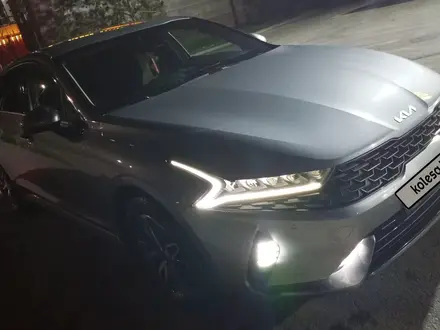 Kia K5 2023 года за 11 500 000 тг. в Алматы – фото 16