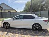 Toyota Camry 2018 годаүшін9 500 000 тг. в Алматы – фото 2