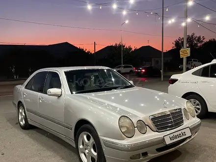 Mercedes-Benz E 240 2001 года за 6 000 000 тг. в Шымкент – фото 11