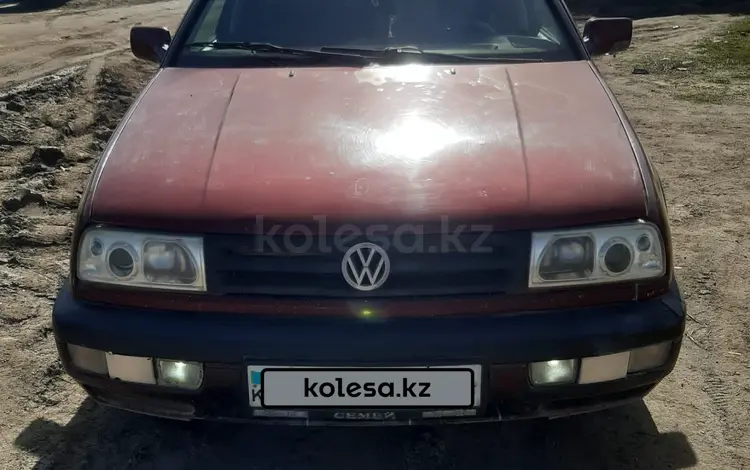 Volkswagen Vento 1993 года за 800 000 тг. в Семей