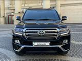 Toyota Land Cruiser 2017 годаүшін35 000 000 тг. в Актобе – фото 3