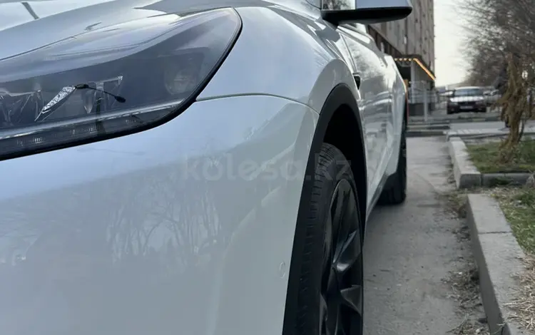 Tesla Model Y 2022 года за 25 000 000 тг. в Алматы
